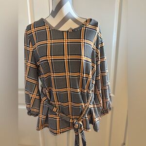 Misses Worthington business casual top - size large. Excellent condition.